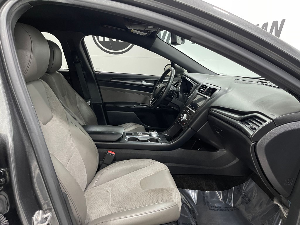 2017 Ford Fusion Image 30