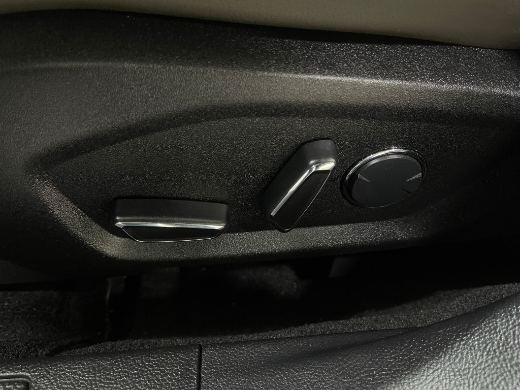 2017 Ford Fusion Image 16