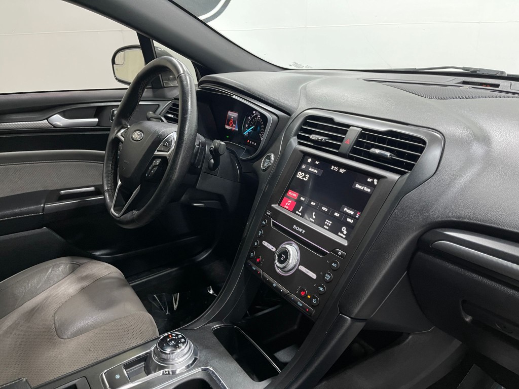2017 Ford Fusion Image 19