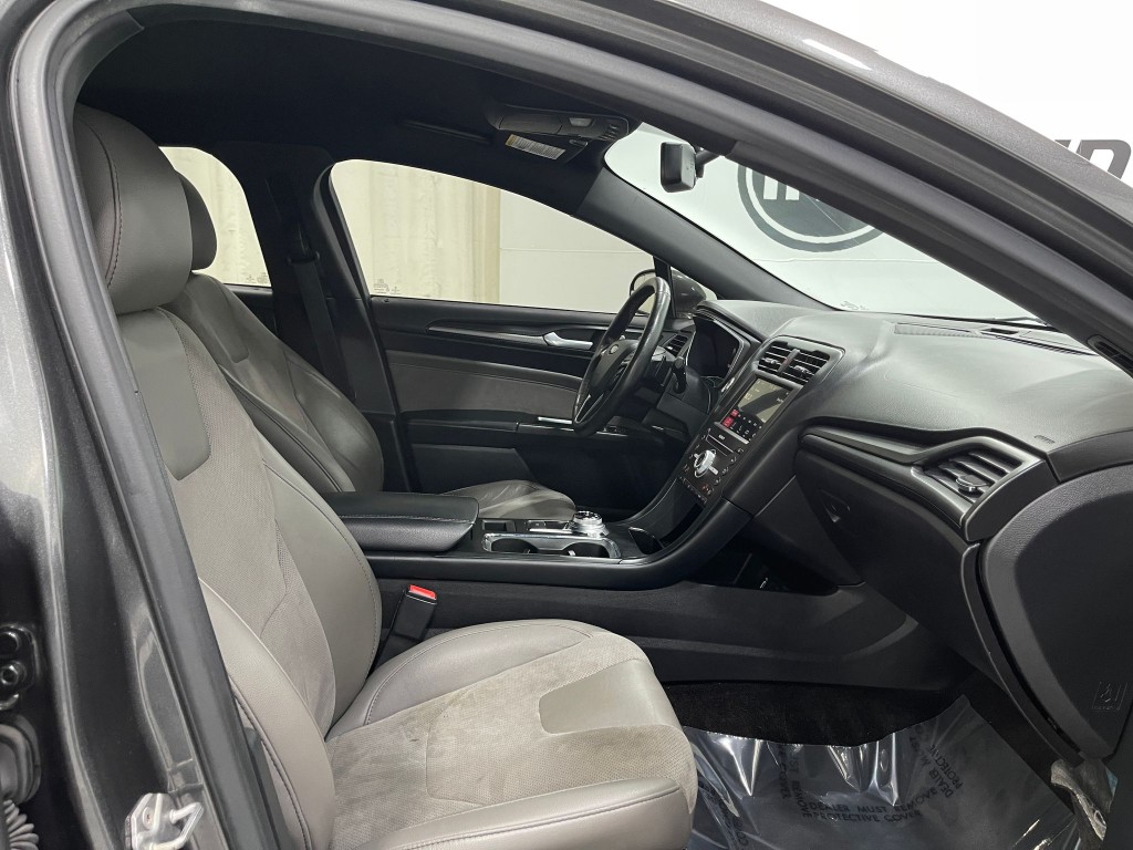 2017 Ford Fusion Image 30