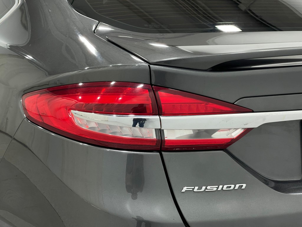 2017 Ford Fusion Image 31