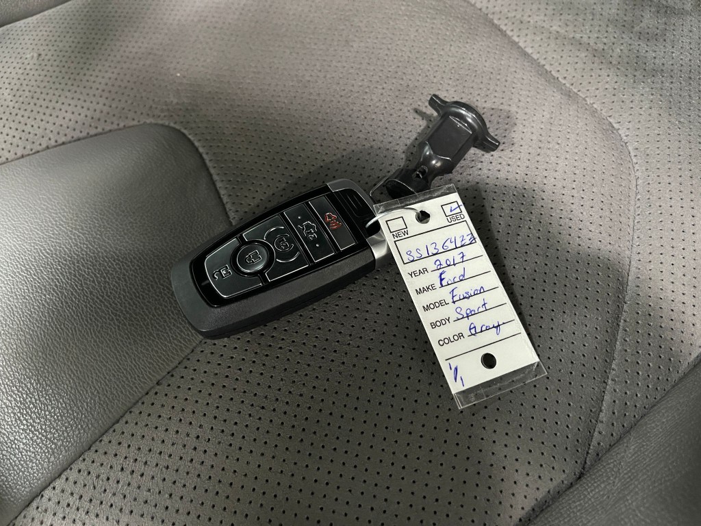 2017 Ford Fusion Image 32