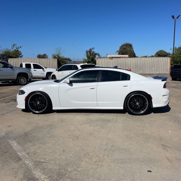 2017 Dodge Charger Image 4