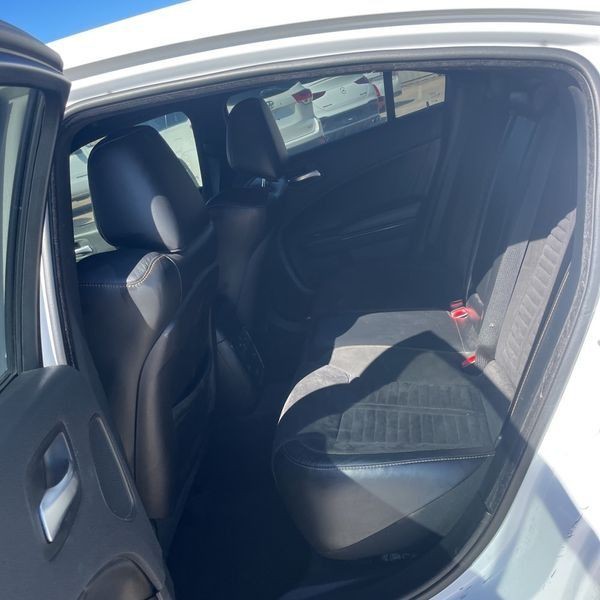 2017 Dodge Charger Image 10