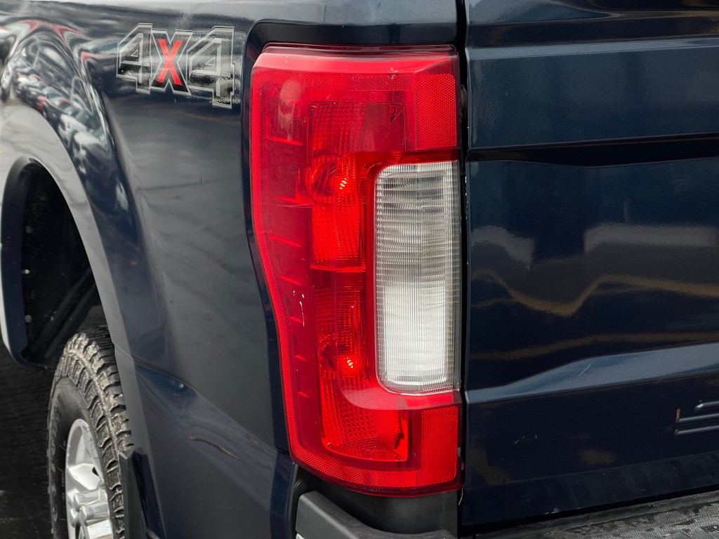 2017 Ford F-250 Image 28