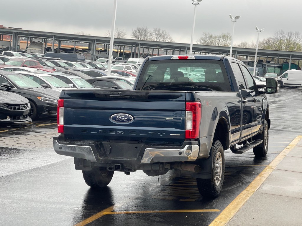2017 Ford F-250 Image 3