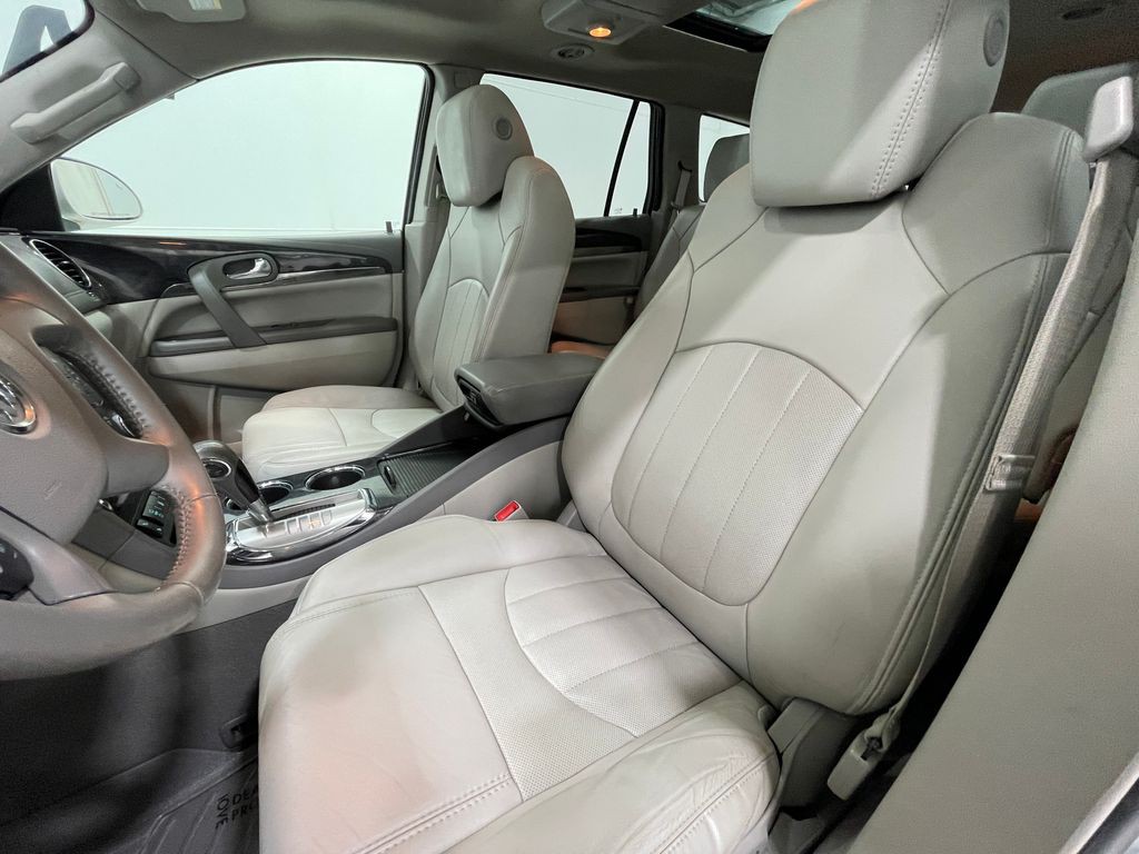 2016 Buick Enclave Image 16