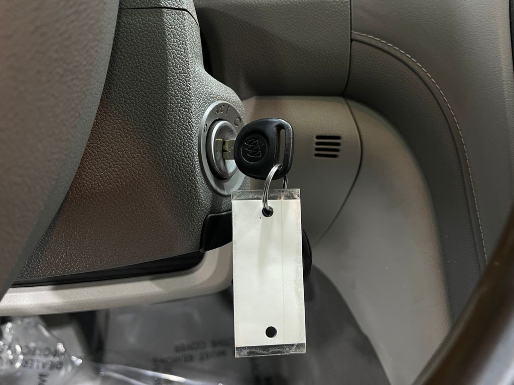 2016 Buick Enclave Image 24