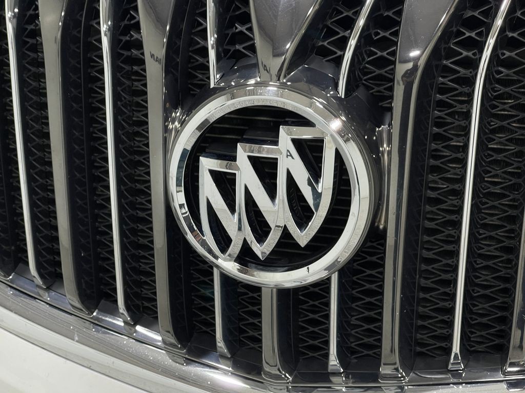 2016 Buick Enclave Image 40