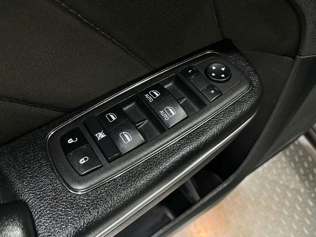 2022 Dodge Charger Image 15