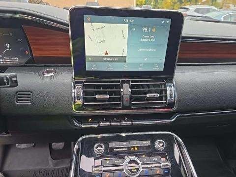 2020 Lincoln Navigator Image 8