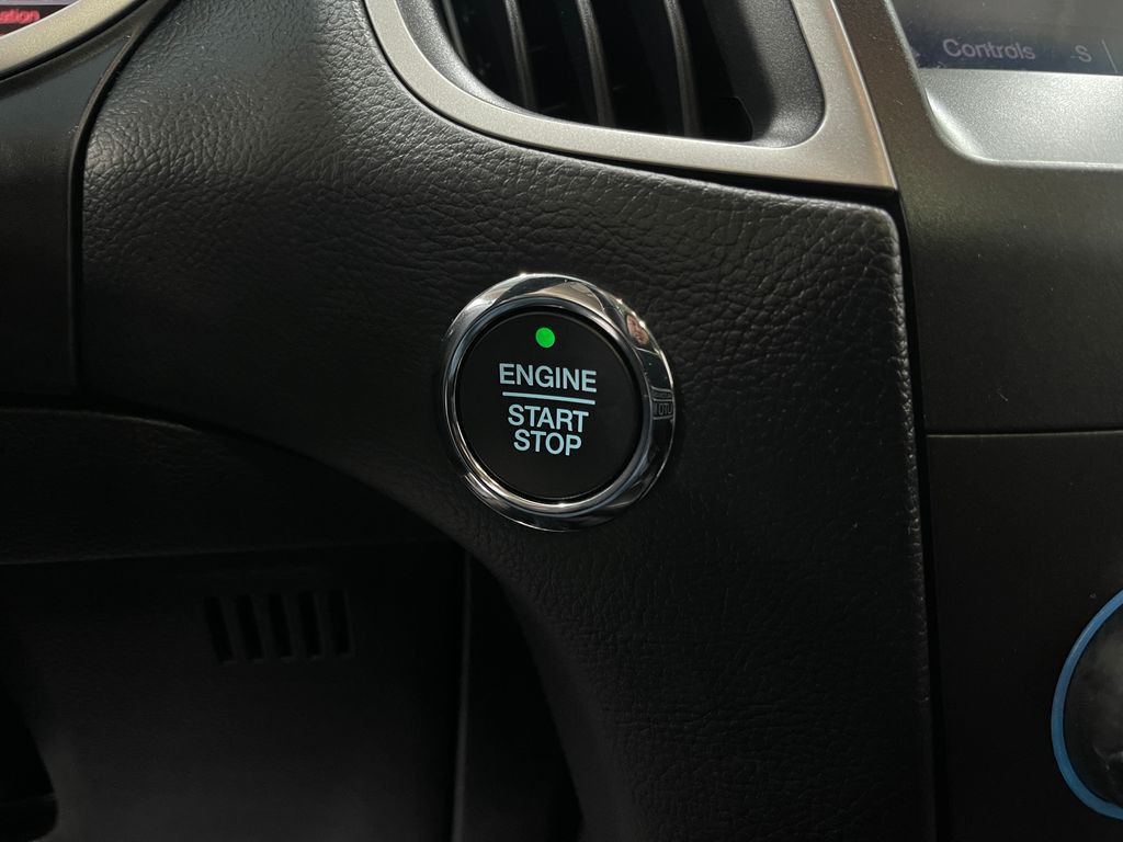 2019 Ford Edge Image 16