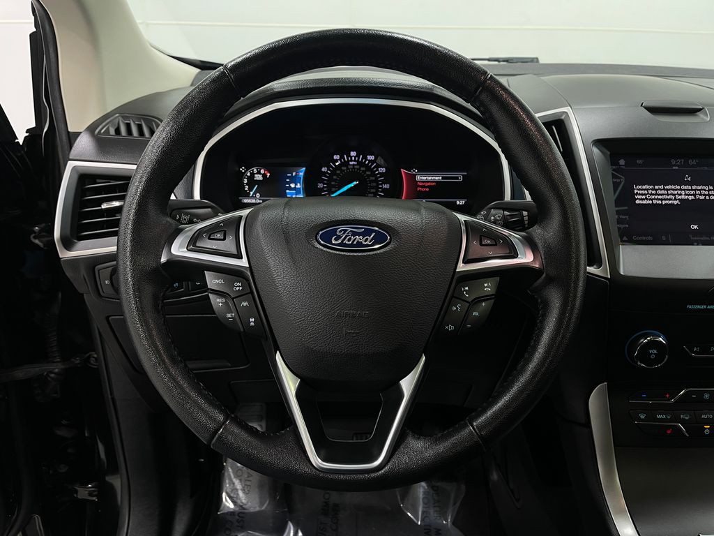 2019 Ford Edge Image 17