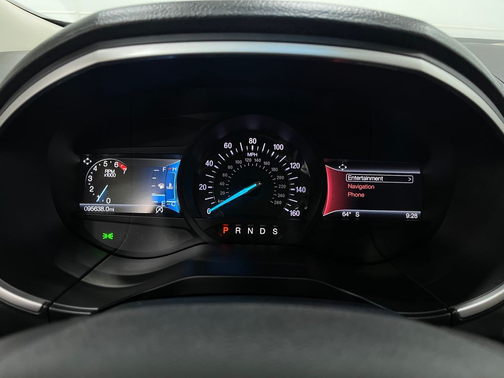 2019 Ford Edge Image 18