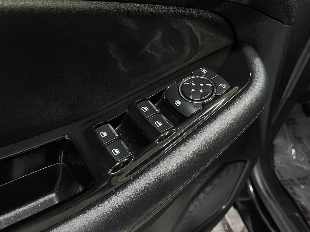 2019 Ford Edge Image 22