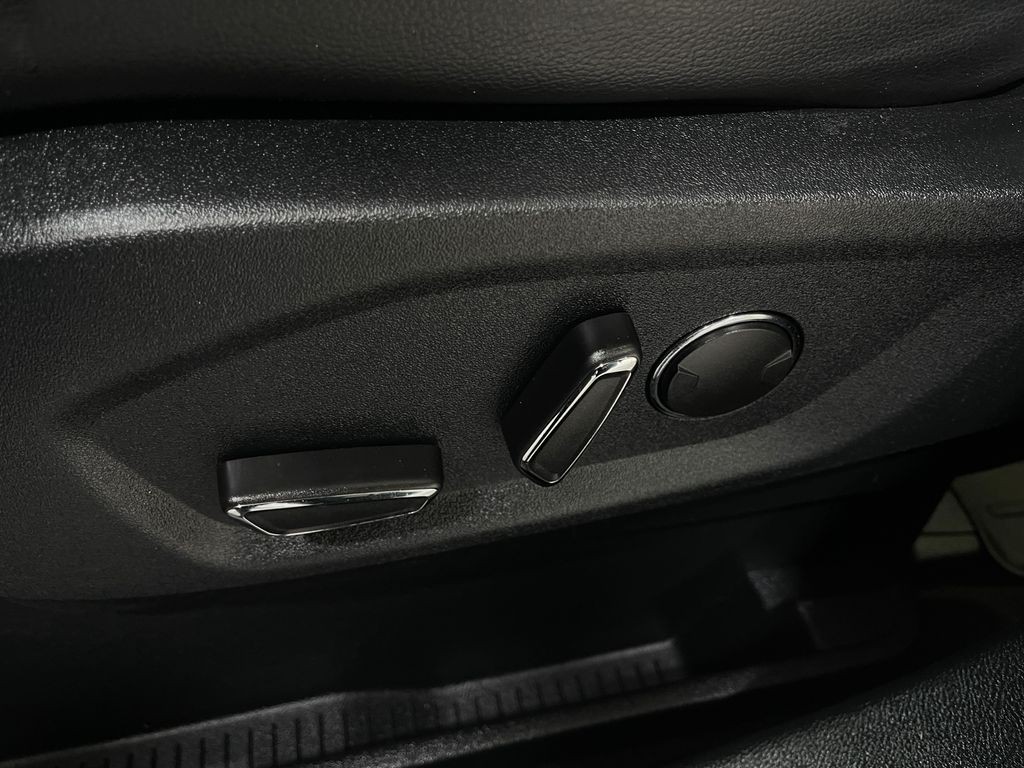 2019 Ford Edge Image 23