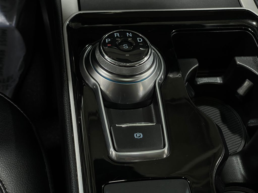 2019 Ford Edge Image 30