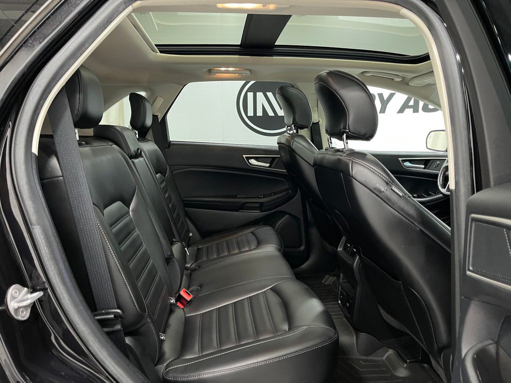 2019 Ford Edge Image 32
