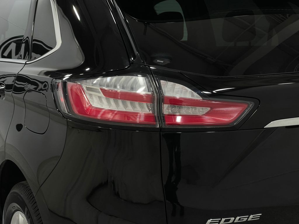 2019 Ford Edge Image 35