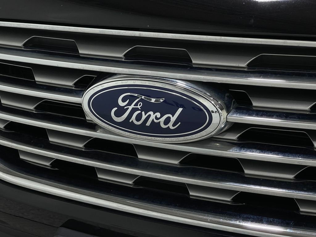 2019 Ford Edge Image 39