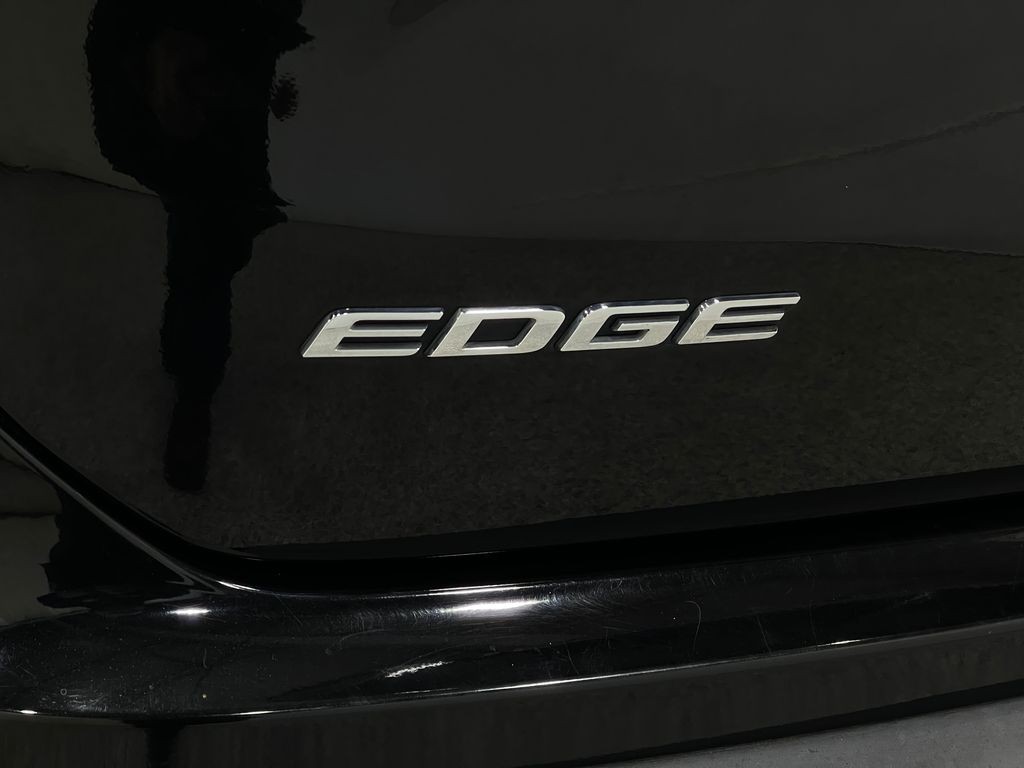 2019 Ford Edge Image 40