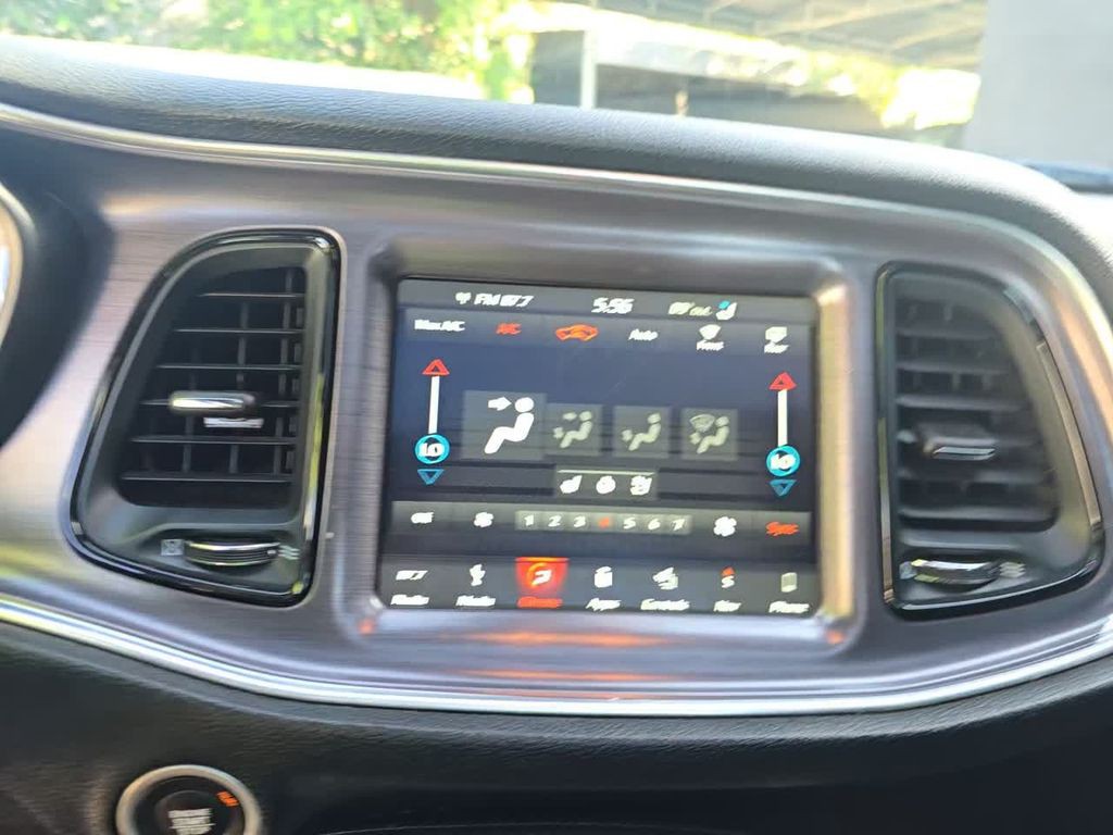 2019 Dodge Challenger Image 9