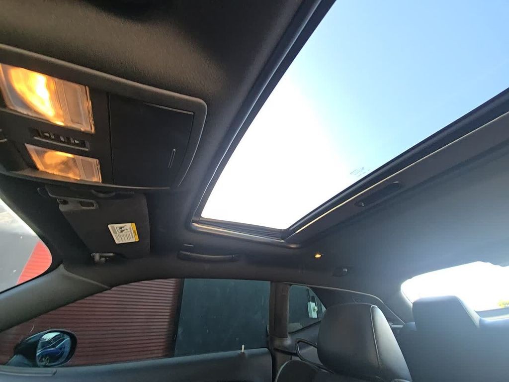 2019 Dodge Challenger Image 12