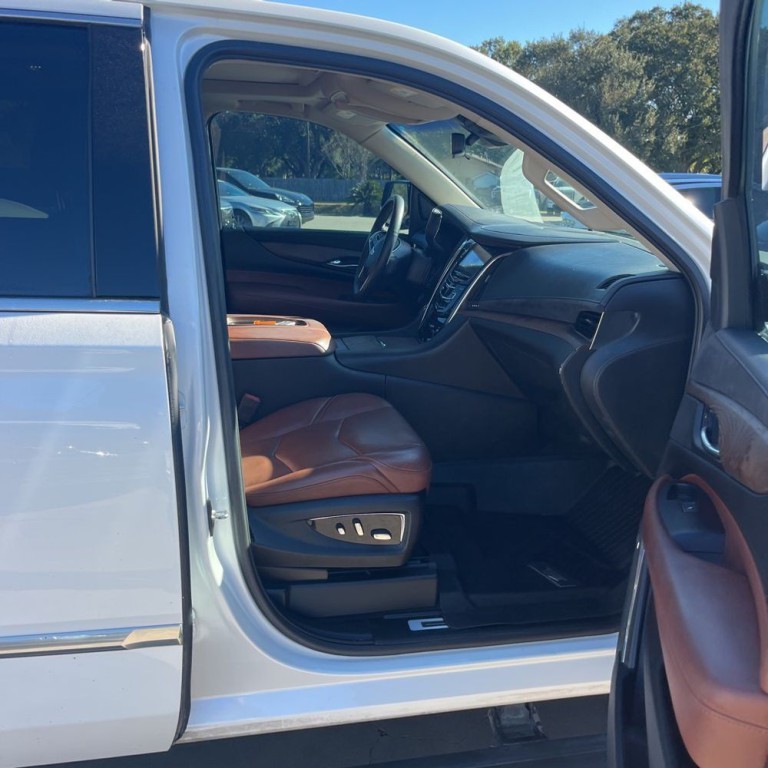 2018 Cadillac Escalade Image 6