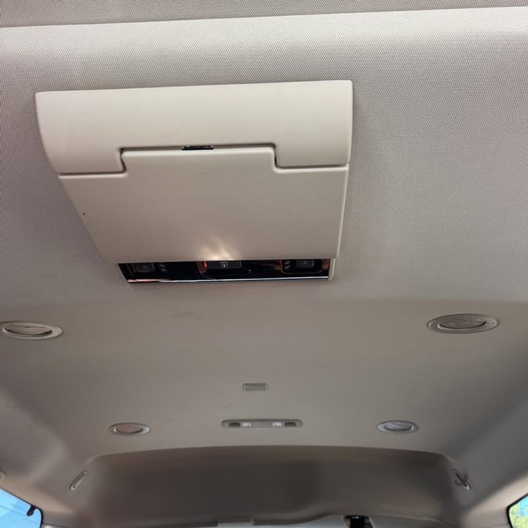 2018 Cadillac Escalade Image 12