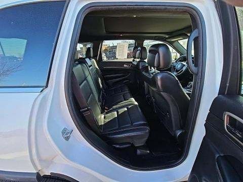2017 Jeep Grand Cherokee Image 12