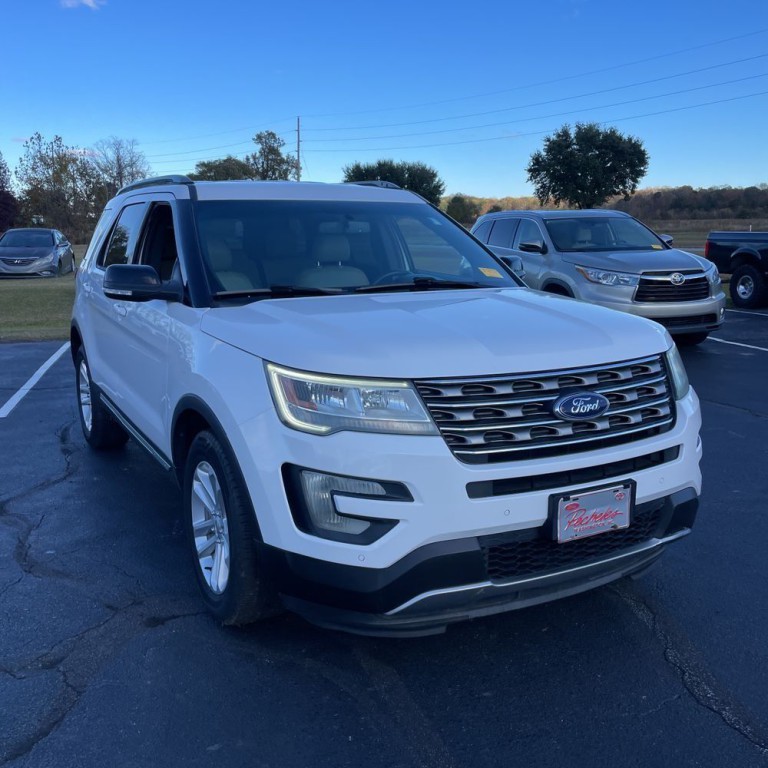 2017 Ford Explorer Image 1