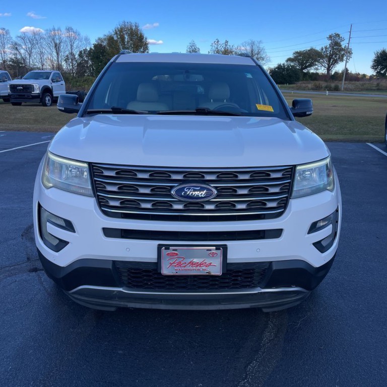 2017 Ford Explorer Image 2