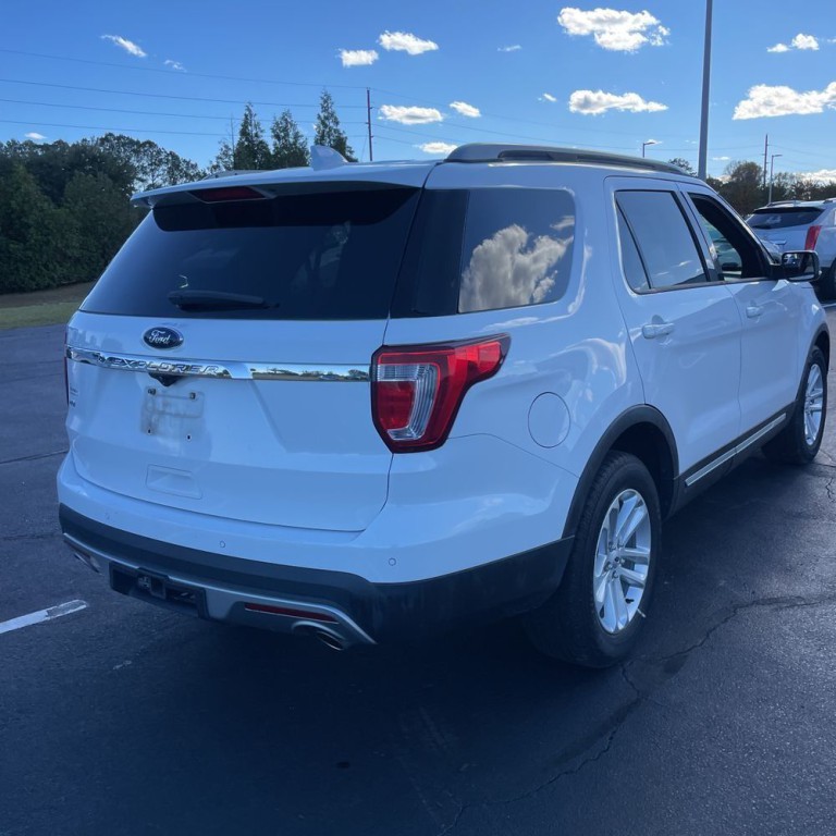 2017 Ford Explorer Image 6