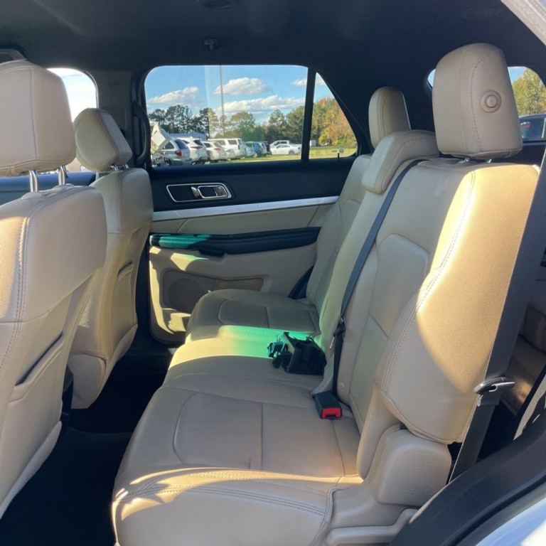 2017 Ford Explorer Image 18