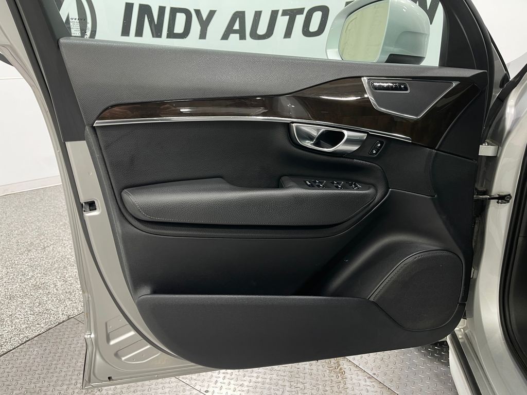 2018 Volvo XC90 Image 15