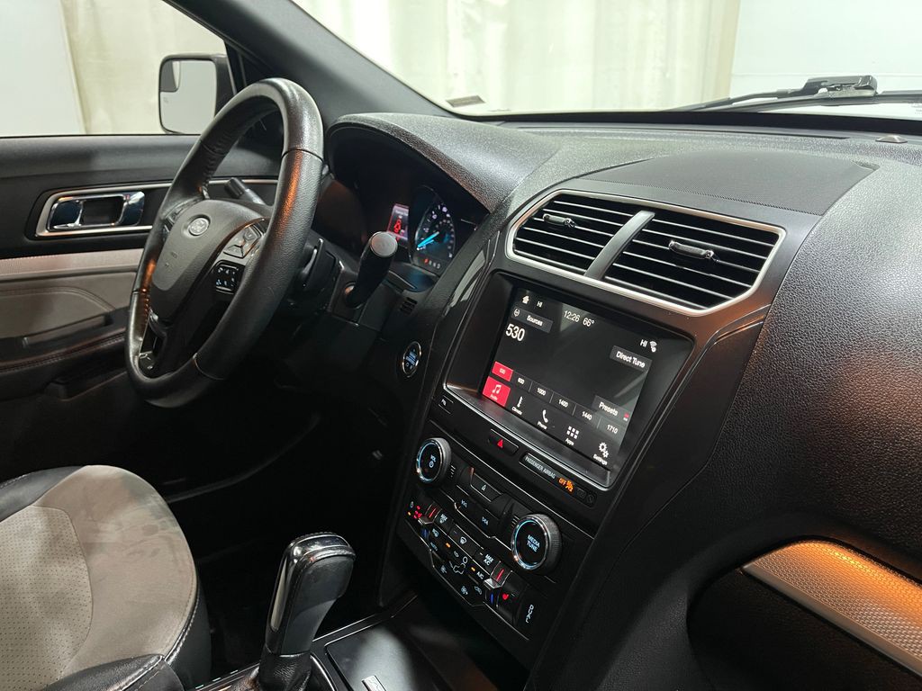 2017 Ford Explorer Image 18