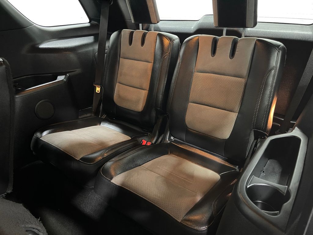 2017 Ford Explorer Image 28