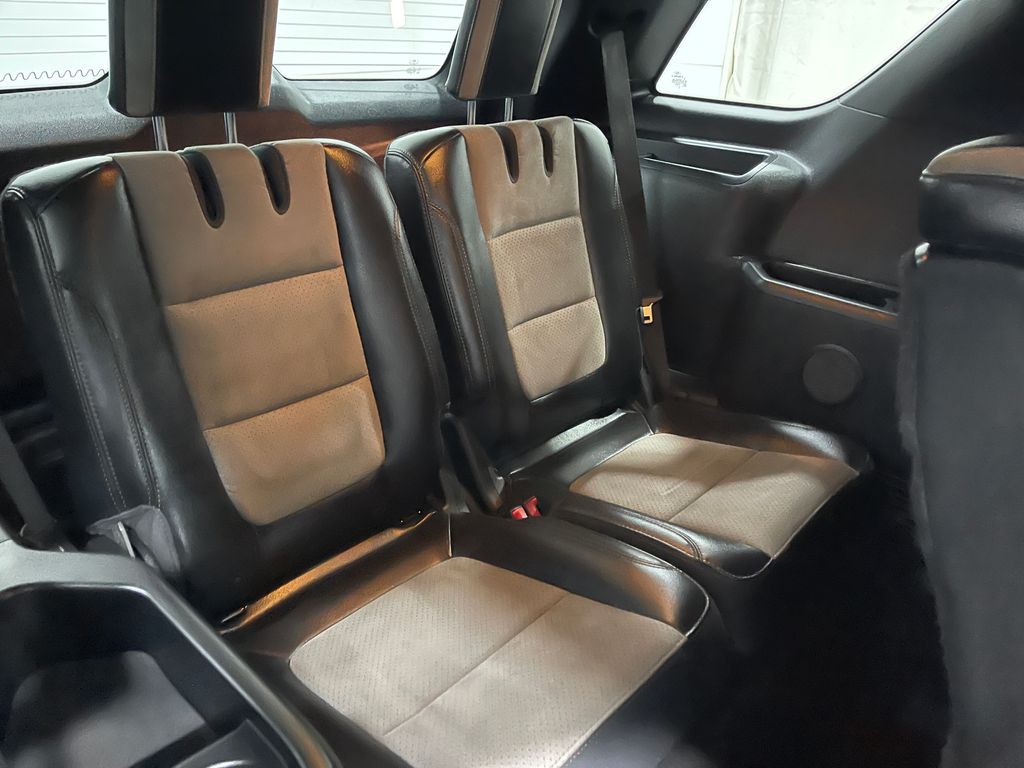 2017 Ford Explorer Image 29