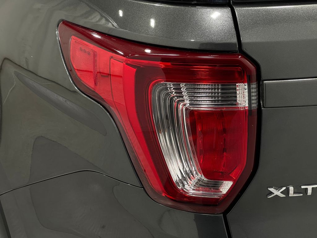 2017 Ford Explorer Image 33