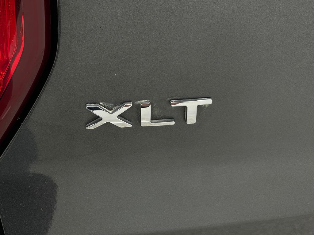 2017 Ford Explorer Image 38