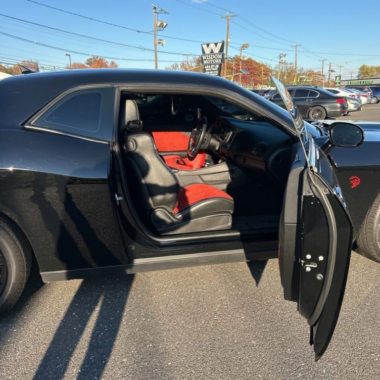2016 Dodge Challenger Image 9