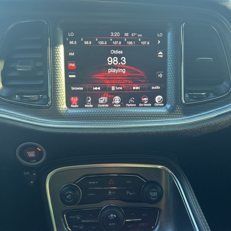 2016 Dodge Challenger Image 12