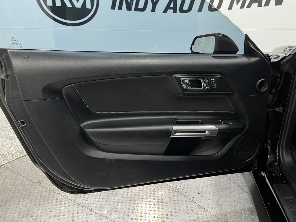 2015 Ford Mustang Image 13