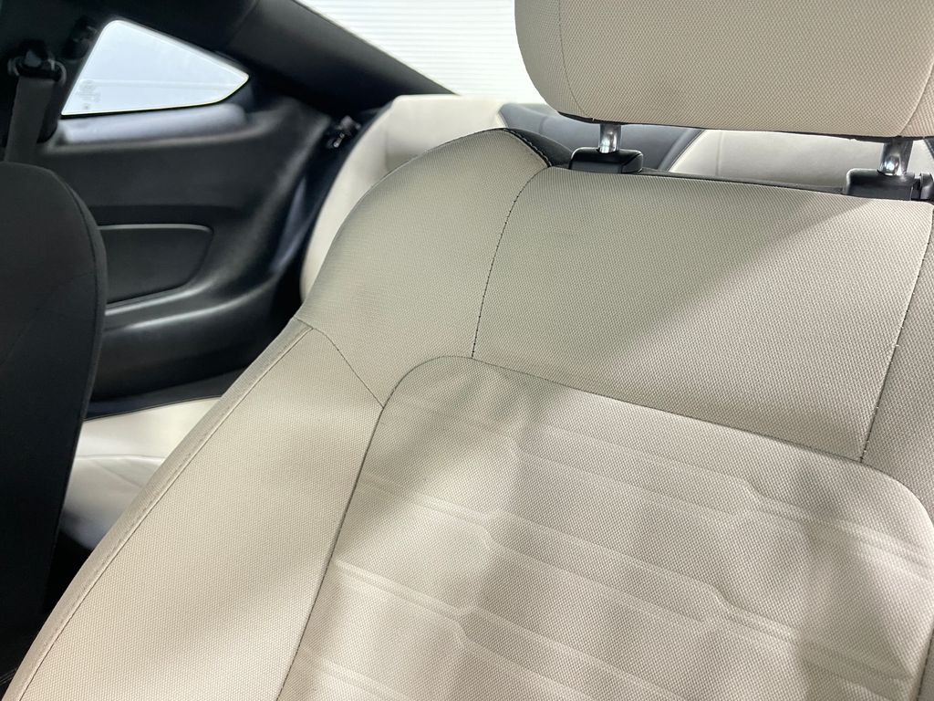 2015 Ford Mustang Image 16