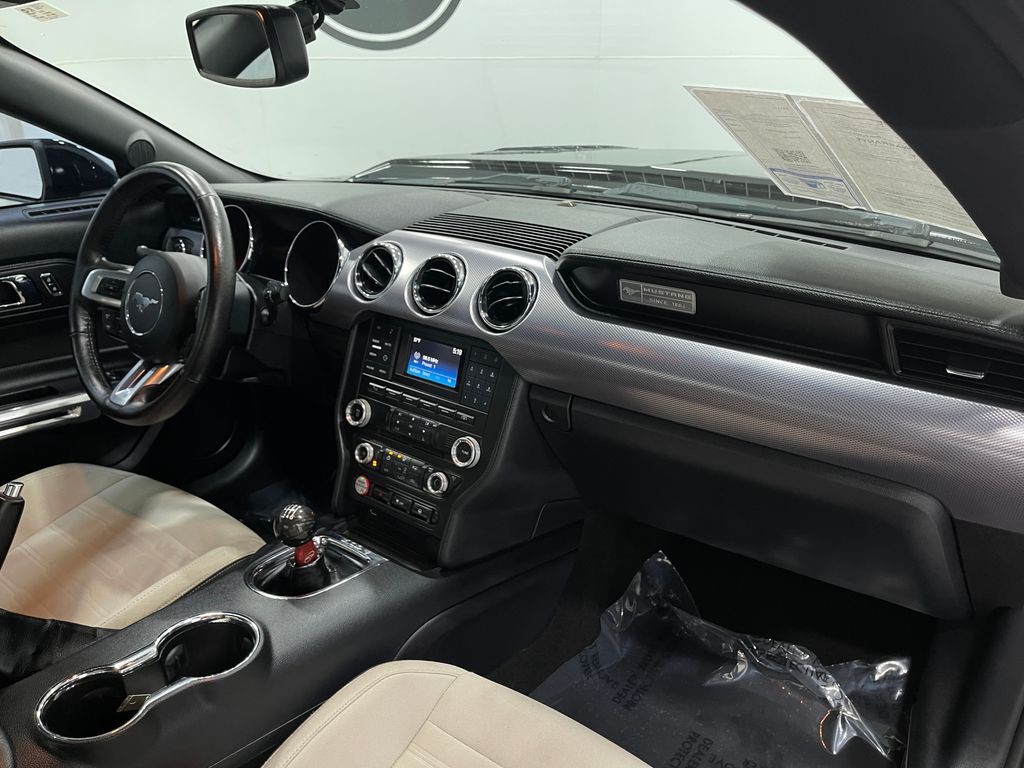 2015 Ford Mustang Image 18