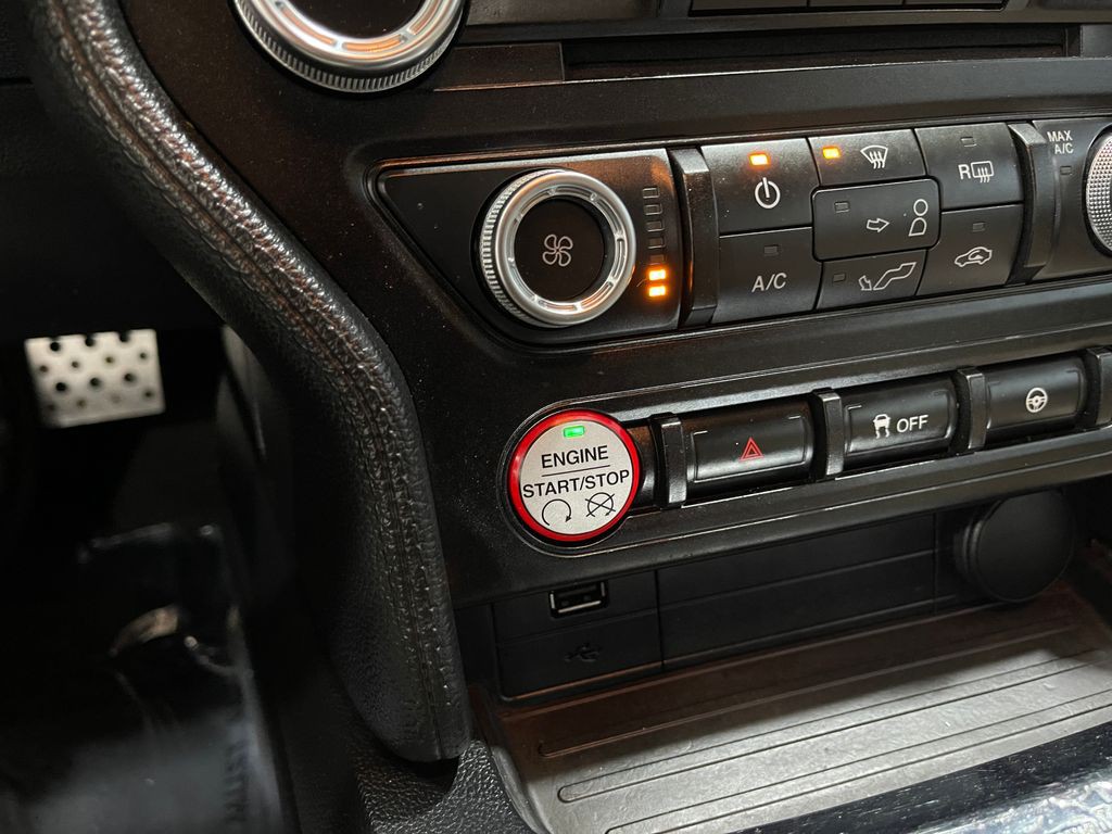 2015 Ford Mustang Image 19