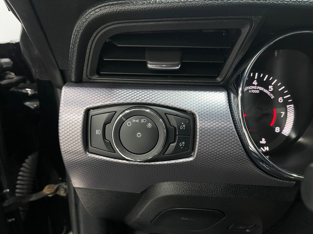 2015 Ford Mustang Image 20