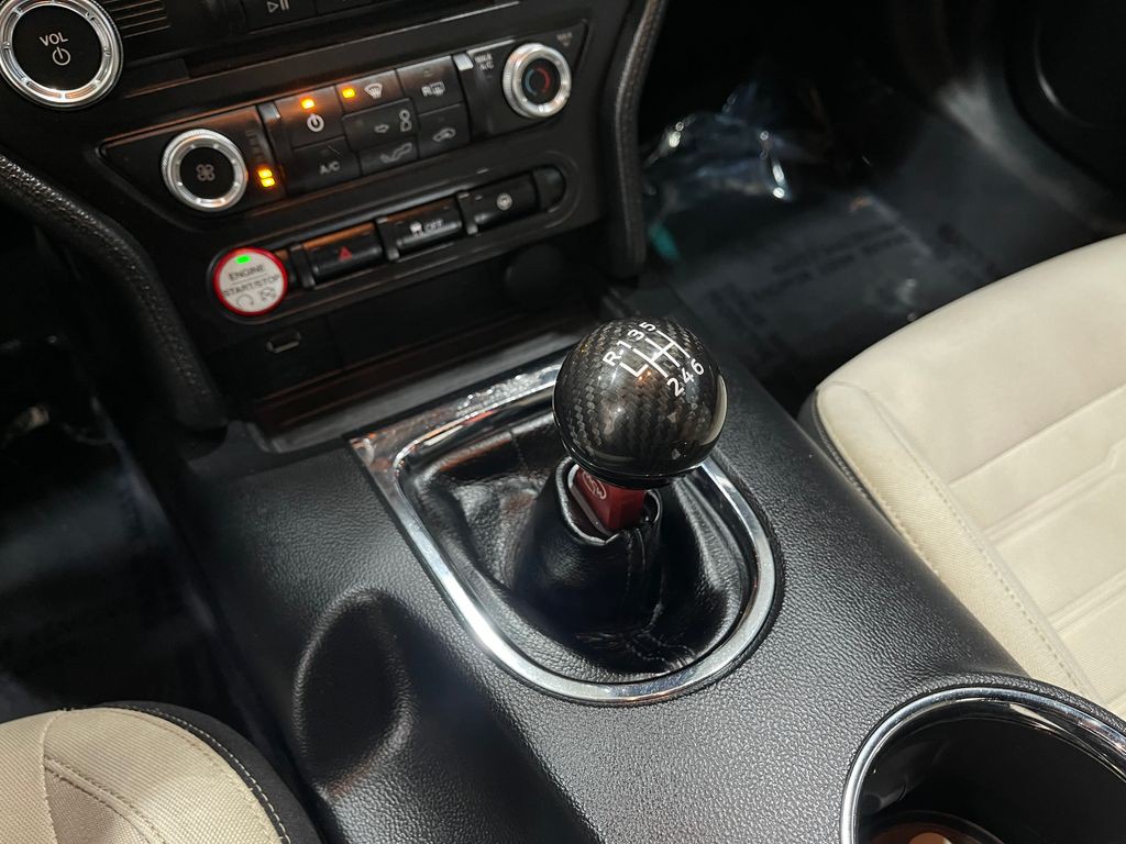 2015 Ford Mustang Image 28