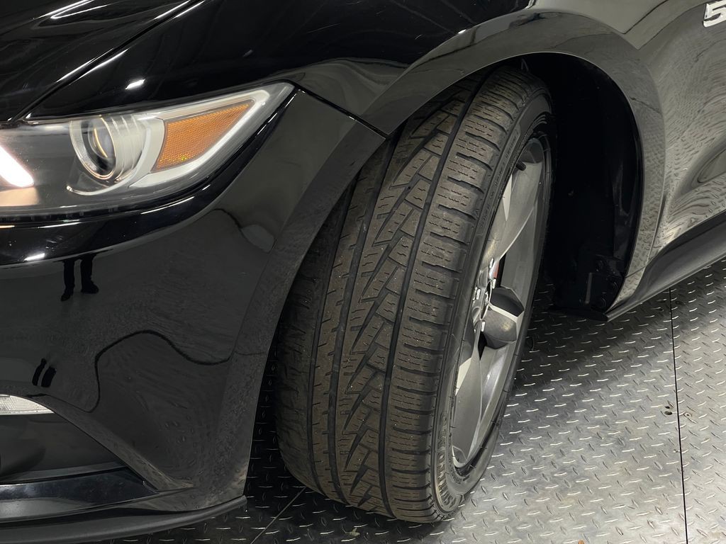 2015 Ford Mustang Image 35