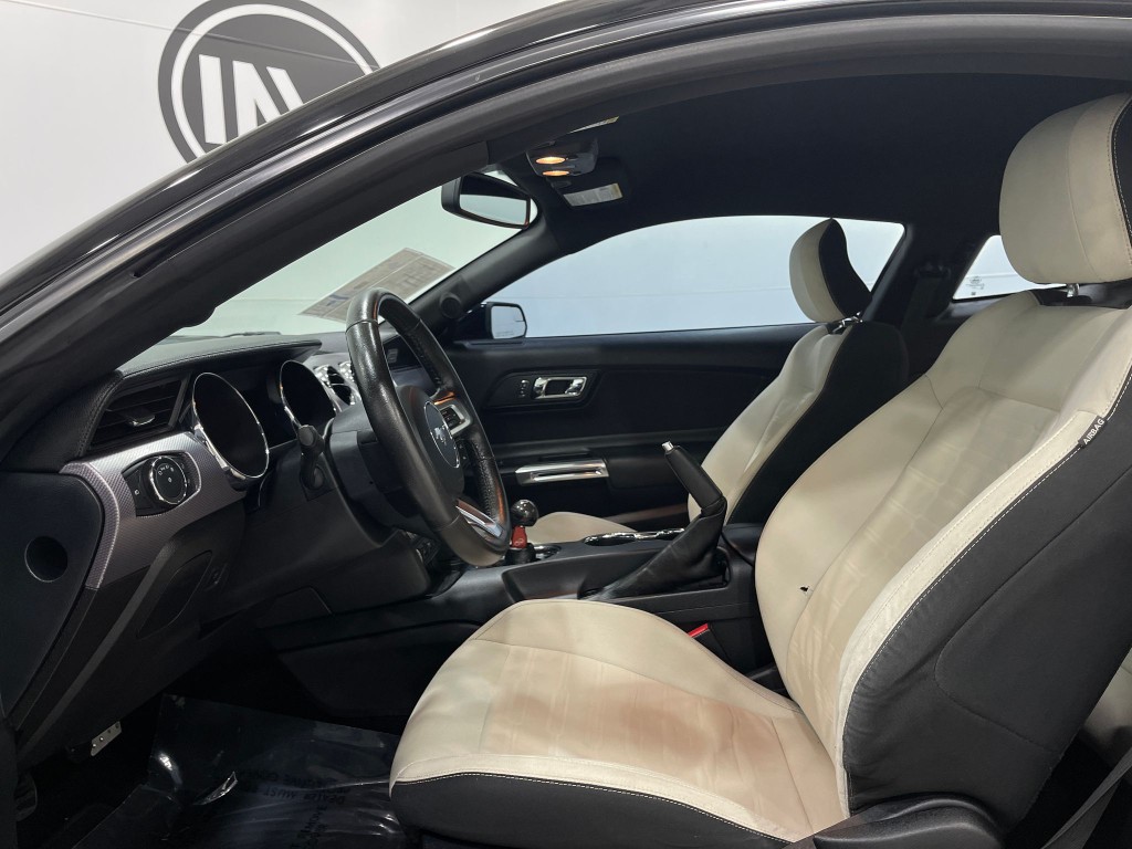 2015 Ford Mustang Image 11
